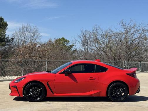 2025 Toyota GR86 Premium