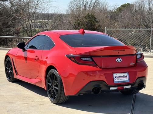 2025 Toyota GR86 Premium
