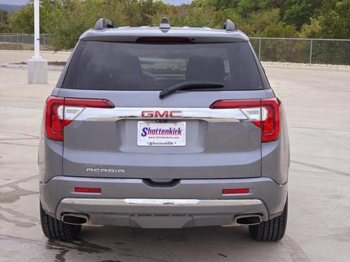 2020 GMC Acadia Denali