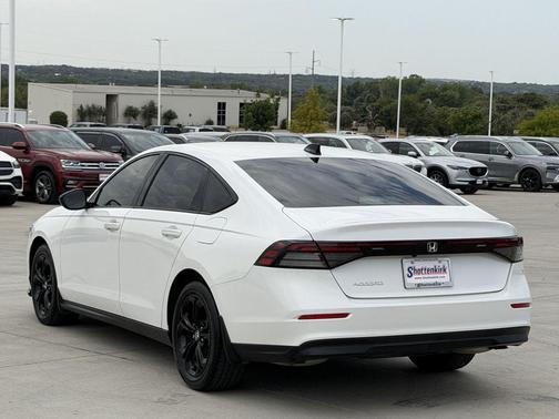 Platinum White Pearl 2025 Honda Accord SE