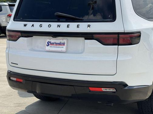 Bright White Clearcoat 2023 Jeep Wagoneer Series II Carbide 4x4