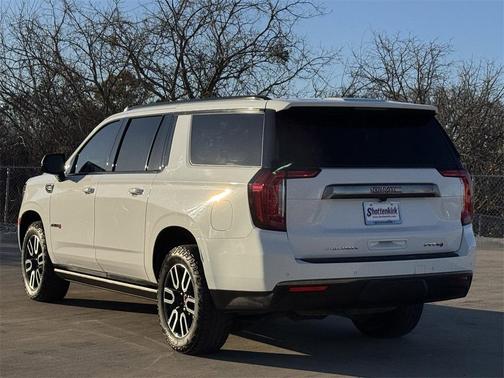 2023 GMC Yukon XL 4WD AT4