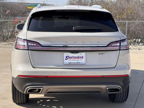 2020 Lincoln Nautilus Reserve