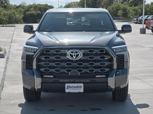 2025 Toyota Tundra Hybrid Platinum