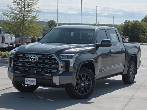 2025 Toyota Tundra Hybrid Platinum