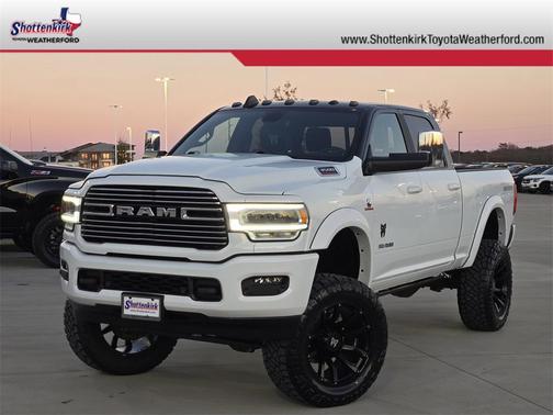 2022 RAM 3500 Laramie Crew Cab 4x4 6'4' Box