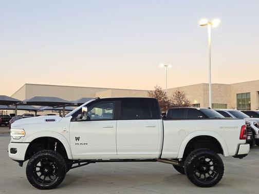 2022 RAM 3500 Laramie Crew Cab 4x4 6'4' Box