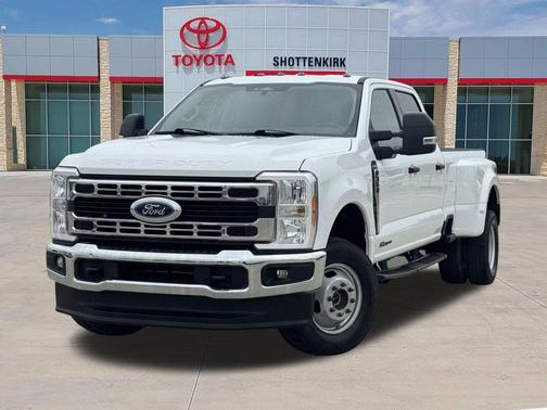 Oxford White 2024 Ford F-350 XLT