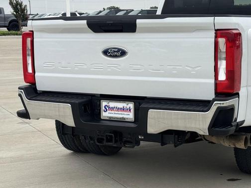 Oxford White 2024 Ford F-350 XLT