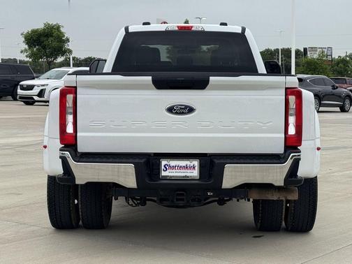 Oxford White 2024 Ford F-350 XLT