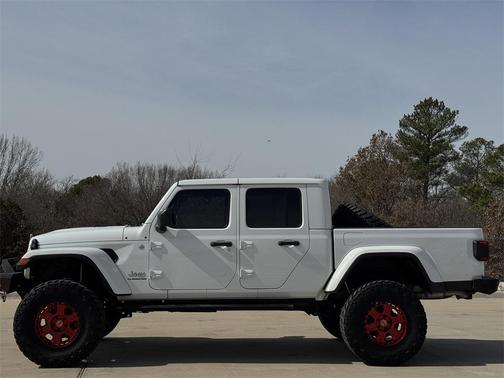 2022 Jeep Gladiator Overland