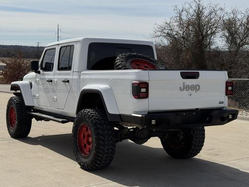 2022 Jeep Gladiator Overland