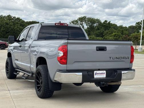 Cement 2021 Toyota Tundra SR5