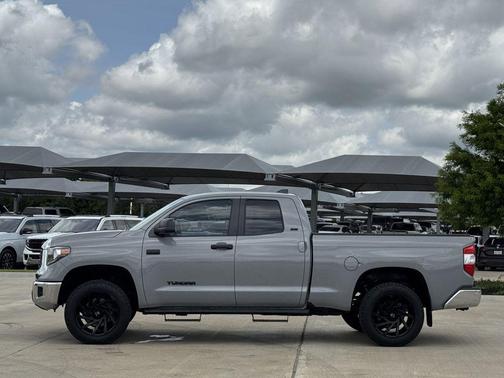 Cement 2021 Toyota Tundra SR5