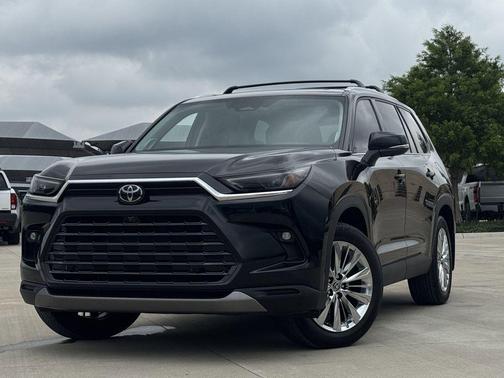 Midnight Black Metallic 2024 Toyota Grand Highlander Platinum
