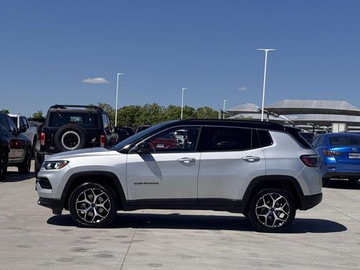 Silver Zynith Metallic Clearcoat 2025 Jeep Compass Limited