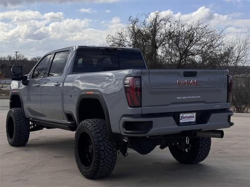 2025 GMC Sierra 2500 AT4