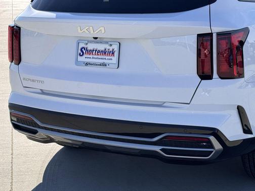 Glacial White Pearl 2023 Kia Sorento S