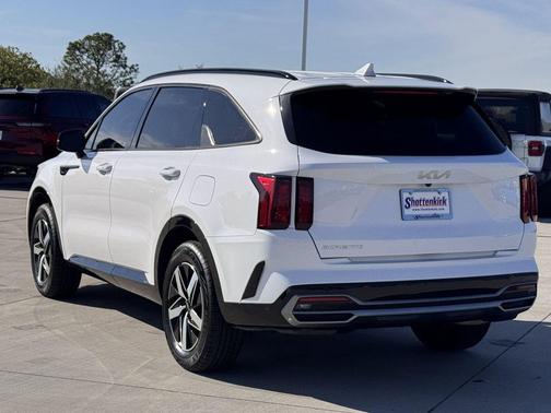 Glacial White Pearl 2023 Kia Sorento S