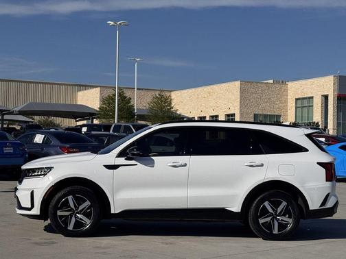 Glacial White Pearl 2023 Kia Sorento S