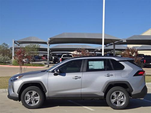 2025 Toyota RAV4 Hybrid LE