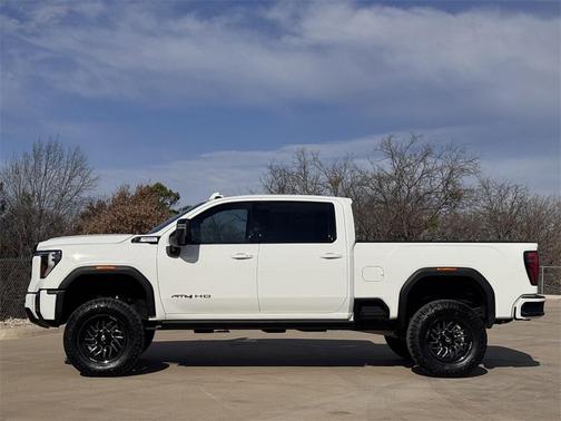 2024 GMC Sierra 2500 AT4