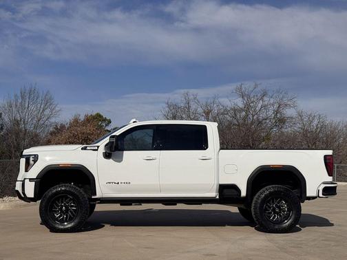 2024 GMC Sierra 2500 AT4