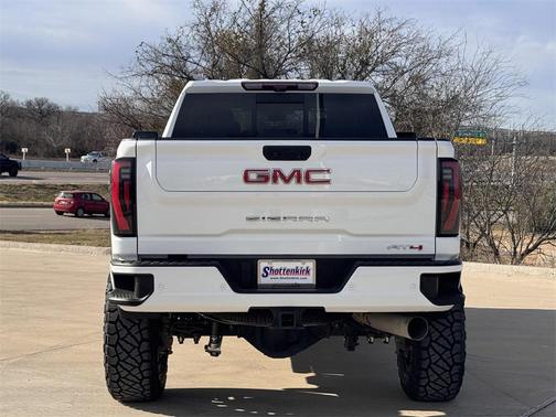 2024 GMC Sierra 2500 AT4