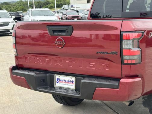 Cardinal Red Metallic Tricoat 2024 Nissan Frontier PRO-4X