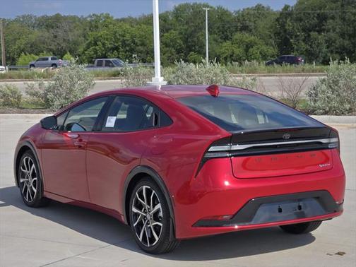 2025 Toyota Prius L