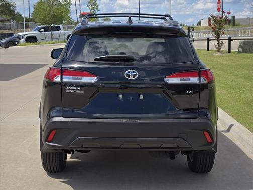 2025 Toyota Corolla Cross LE