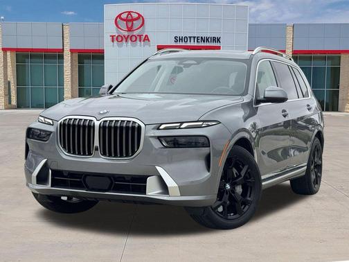 Skyscraper Grey Metallic 2025 BMW X7 xDrive40i