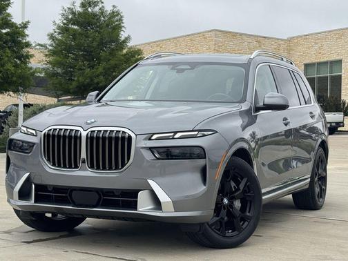 Skyscraper Grey Metallic 2025 BMW X7 xDrive40i