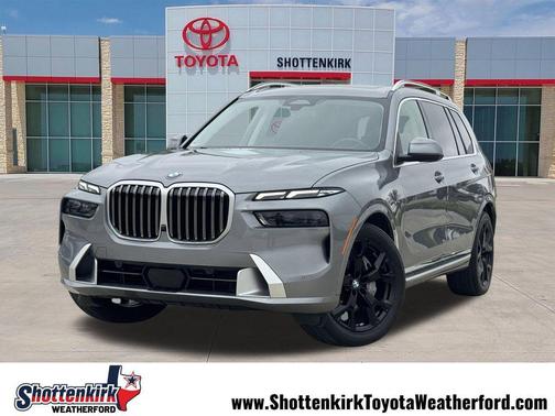Skyscraper Grey Metallic 2025 BMW X7 xDrive40i