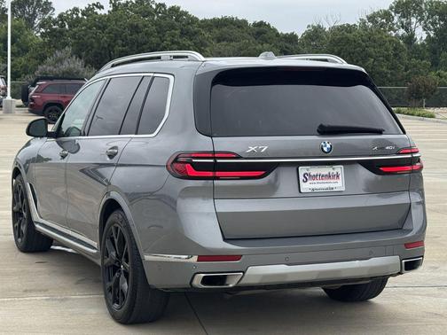 Skyscraper Grey Metallic 2025 BMW X7 xDrive40i