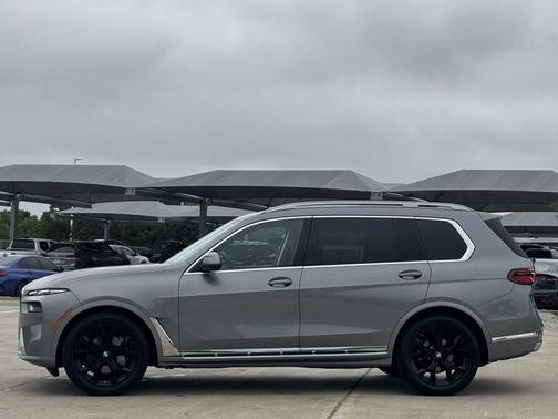 Skyscraper Grey Metallic 2025 BMW X7 xDrive40i