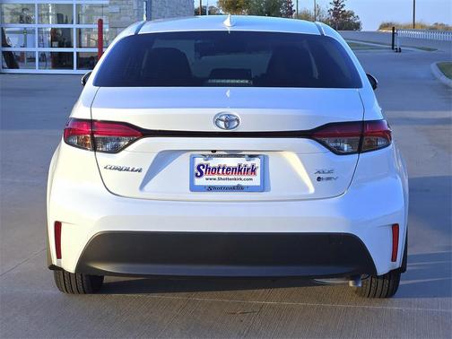 Ice 2026 Toyota Corolla Hybrid XLE