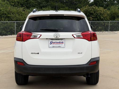 Super White 2015 Toyota RAV4 XLE
