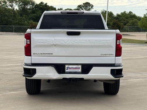 Summit White 2022 Chevrolet Silverado 1500 Custom