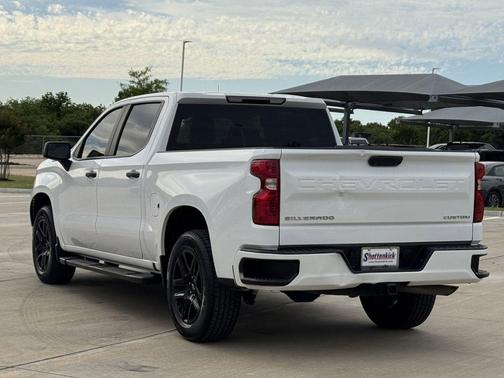 Summit White 2022 Chevrolet Silverado 1500 Custom