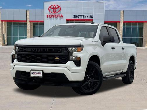 Summit White 2022 Chevrolet Silverado 1500 Custom