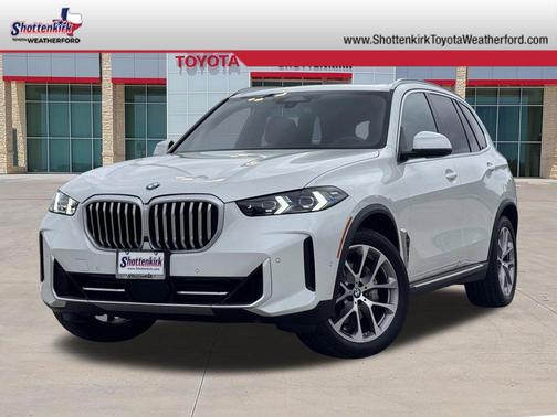 White Metallic 2024 BMW X5 xDrive40i
