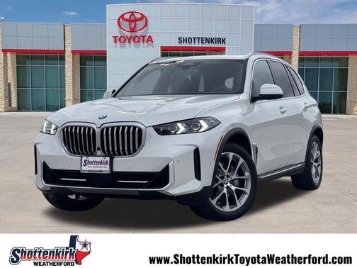 White Metallic 2024 BMW X5 xDrive40i