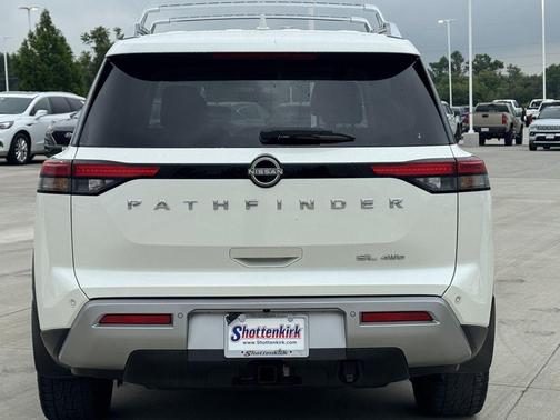 Pearl White Tricoat 2023 Nissan Pathfinder SL 4WD