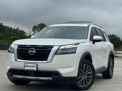 Pearl White Tricoat 2023 Nissan Pathfinder SL 4WD