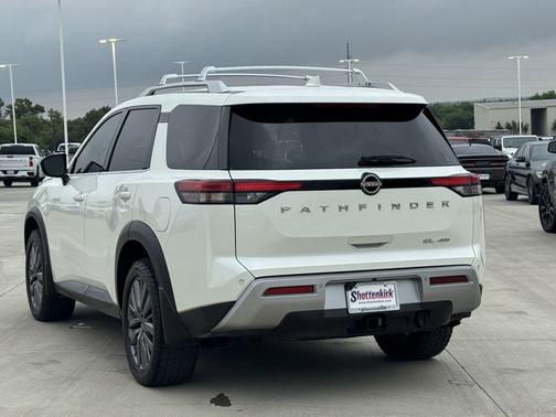 Pearl White Tricoat 2023 Nissan Pathfinder SL 4WD