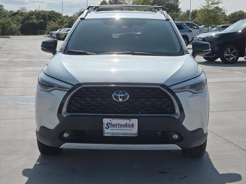 2025 Toyota Corolla Cross XLE