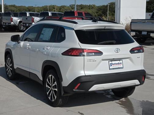 2025 Toyota Corolla Cross XLE
