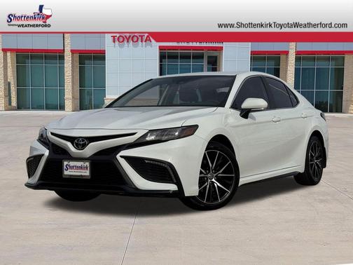 2024 Toyota Camry SE