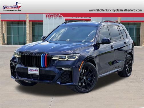 2022 BMW X7 M50i